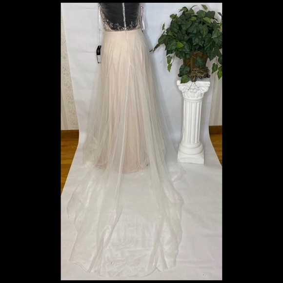Willowby by Watters Beaded Wedding Dress - Perfect for Spring! - Picture 8 of 14